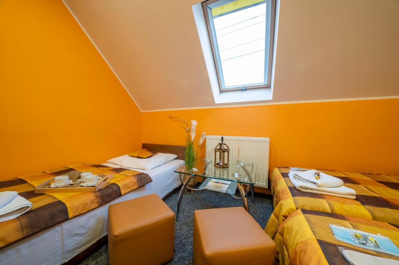 Fortisline Pokoje Z Klimatyzcja Sauna Apartment Ополе Екстериор снимка